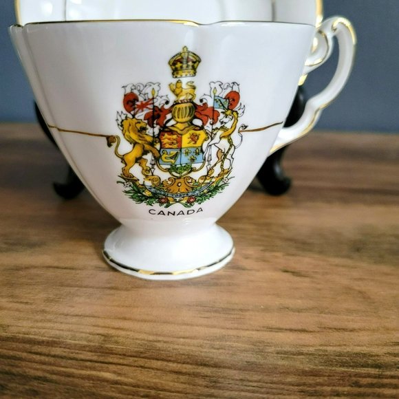 Vintage Royal Adderley Arms of Canada Teacup & Saucer Gold Trim Canadian Crest - Picture 6 of 9
